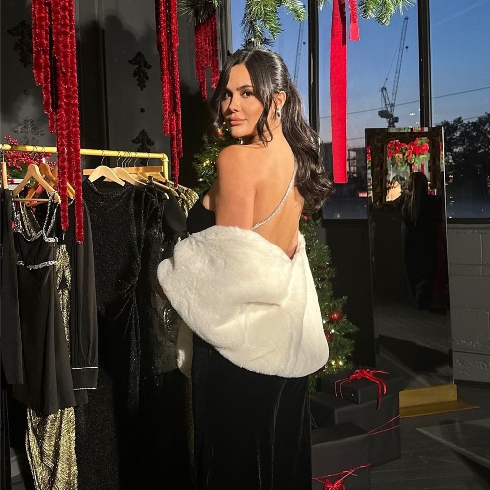 Elegant Black Velvet Dress with White Fur Shawl